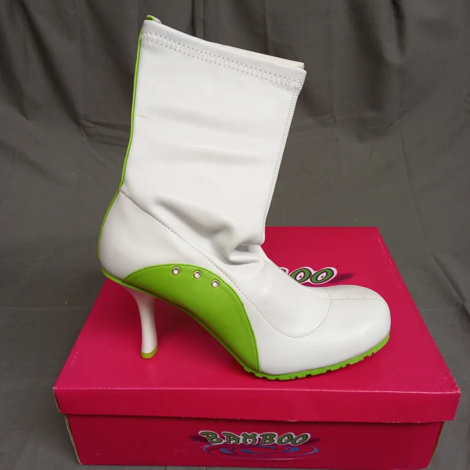 BOXED BAMBOO LEATHER BALLER HIGH HEEL SHOES IN GREEN AND WHITE SIZE 7.5
