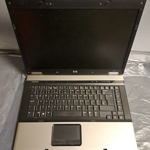 HP 6735b LAPTOP