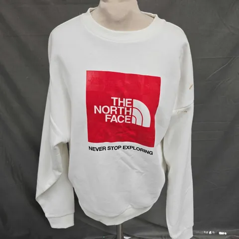 THE NORTH FACE PRINTED OVERSIZED CREW NECK SWEATSHIRT IN WHITE MULTI SIZE L