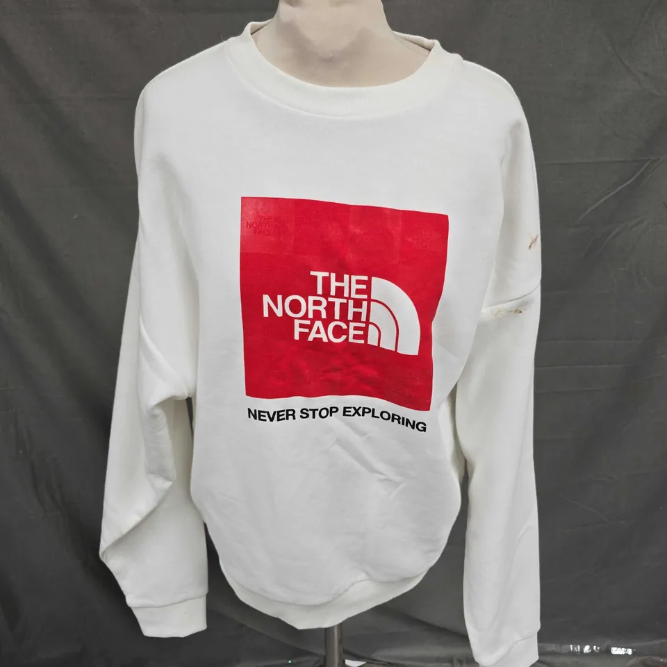 THE NORTH FACE PRINTED OVERSIZED CREW NECK SWEATSHIRT IN WHITE MULTI SIZE L