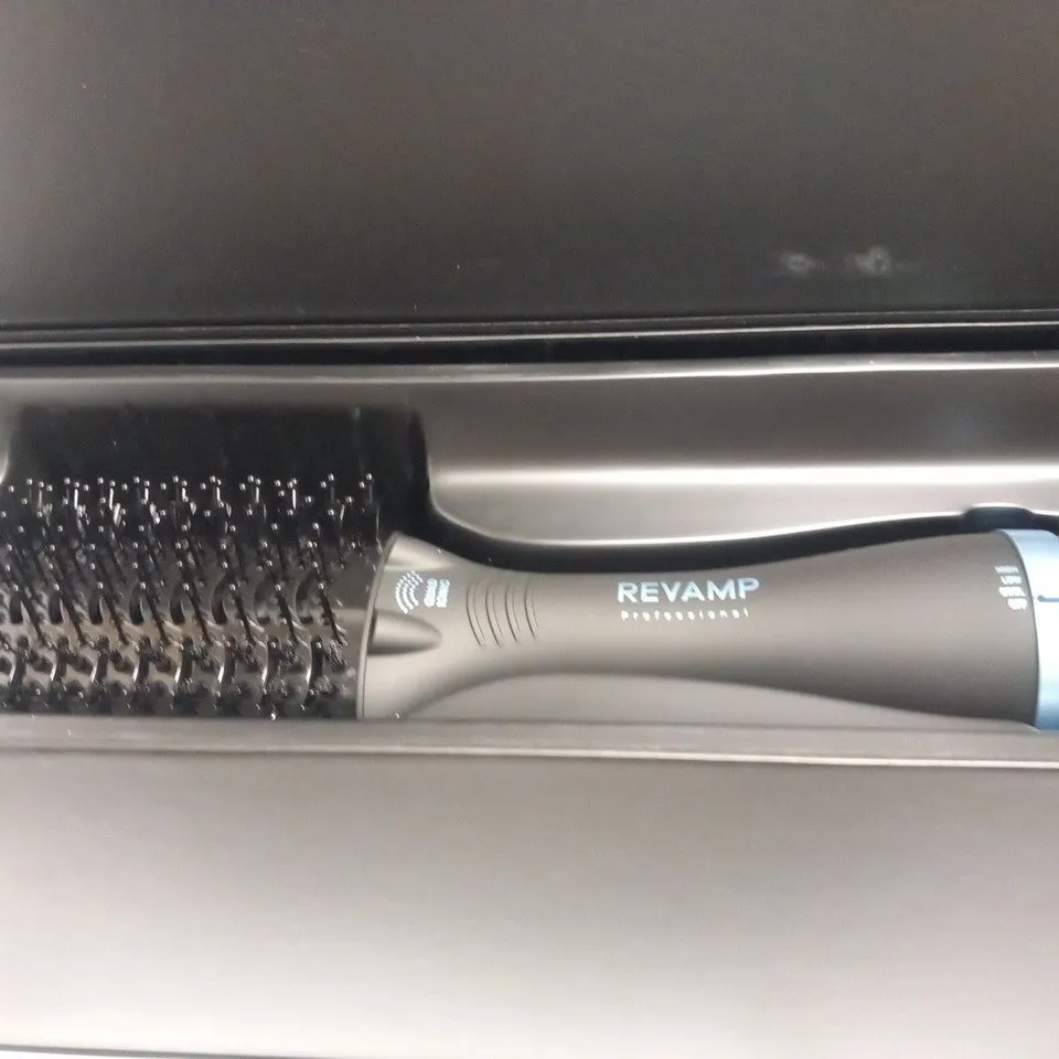 BOXED REVAMP PROGLOSS PERFECT BLOW DRY 1200W VOLUME AND SHINE AIR STYLER