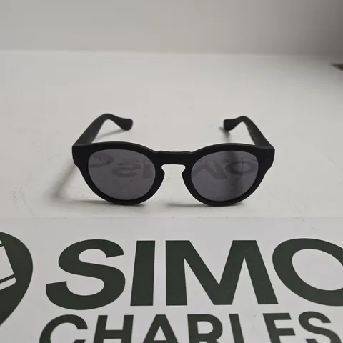 HAVAIANAS TRANCOSO SUNGLASSES – BLACK FRAME