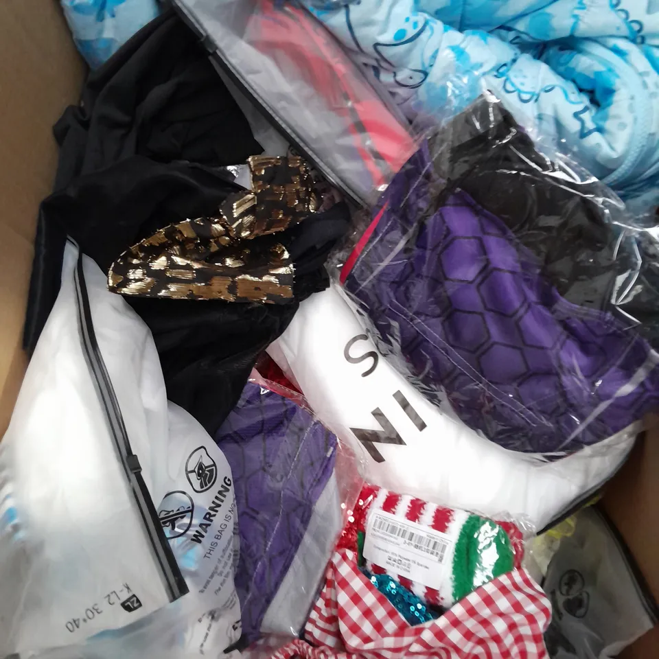 BOX OF APPROXIMATELY 35 ASSORTED KIDS CLOTHING ITEMS TO INCUDE - COAT, SOCKS, HOODIE, ETC