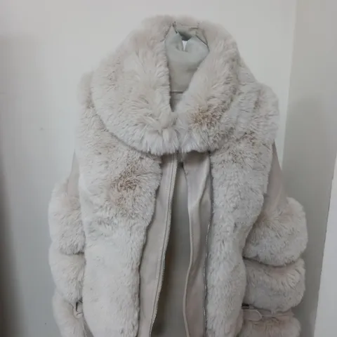 FLAMES MODE PADDED FAUX FUR JACKET IN CREAM - SMALL