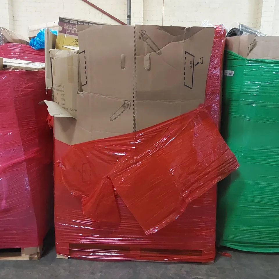 PALLET OF ASSORTED CONSUMER PRODUCTS TO INCLUDE: MATTRESS, CAMPING CHAIR, AREA RUG, GAMING MOUSE PAD, ROUND BALLOON ARCH STAND ECT