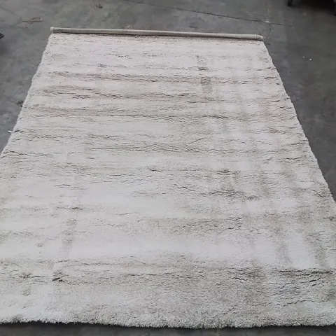 QUALITY DESIGNER AREA RUG - APPROXIMATELY 285X200CM