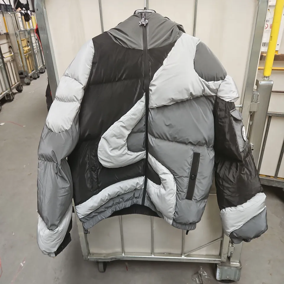 LÉGENDE PARIS PUFFER JACKET – COLOUR-BLOCK GREY/BLACK, XL