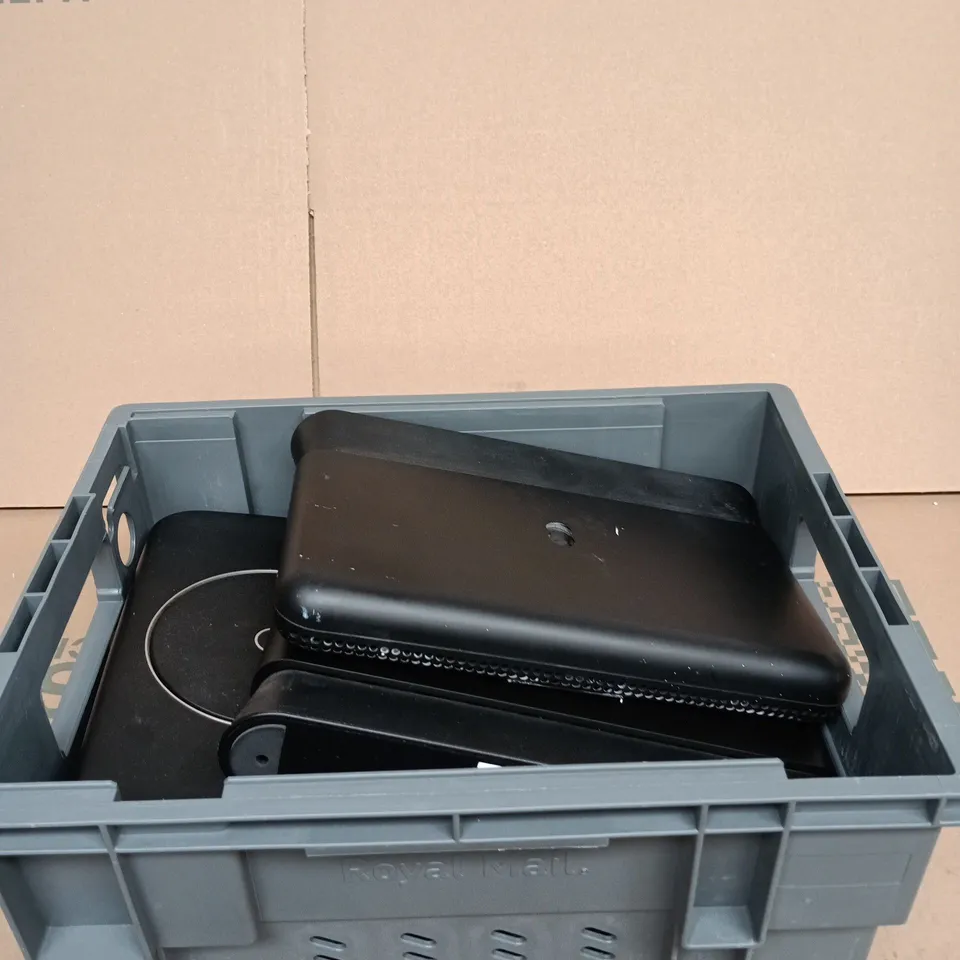 TOTE OF APPROXIMATELY 5 ASSORTED ITEMS INCLUDING EE WIFI ROUTER, BT WIFI ROUTER AND VARIOUS CABLES 