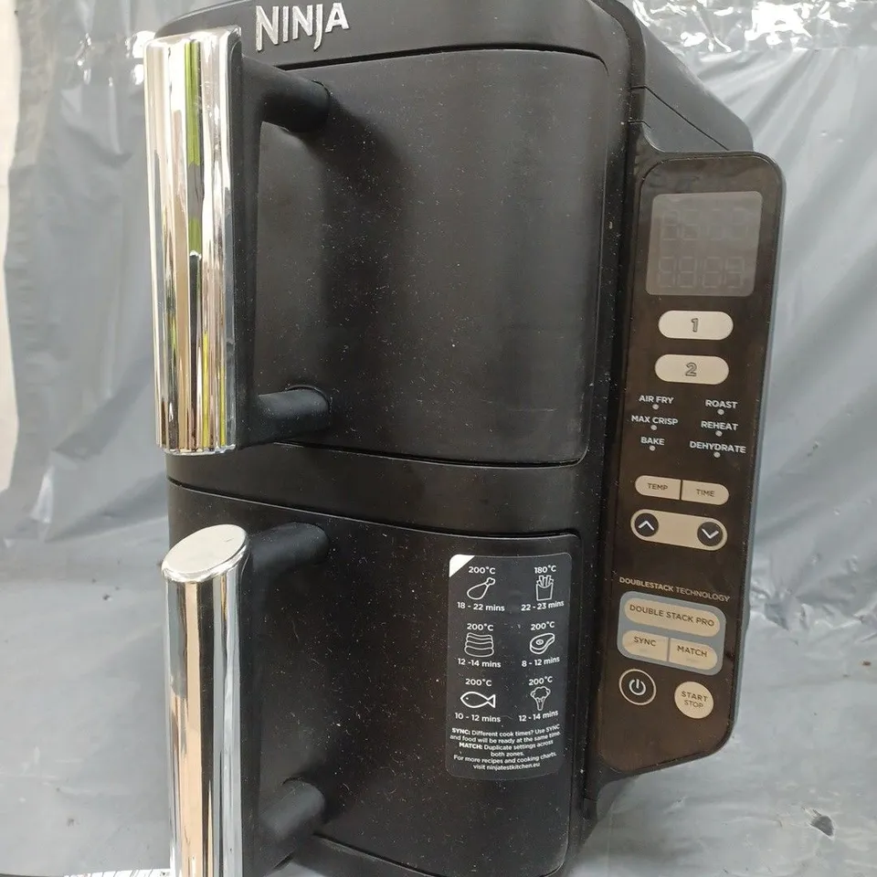 BOXED NINJA DOUBLE STACK 2-DRAWER AIR FRYER 7.6L RRP £229