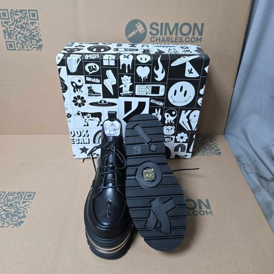 BOXED KOI THE SILENCE PLATFORM GRUNGE BOOTS BLACK UK SIZE 7 