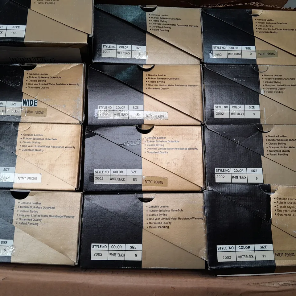 BOX OF APPROX 12 TOP LINE GOLF SHOES IN WHITE & BLACK IN VARIOUS SIZES 