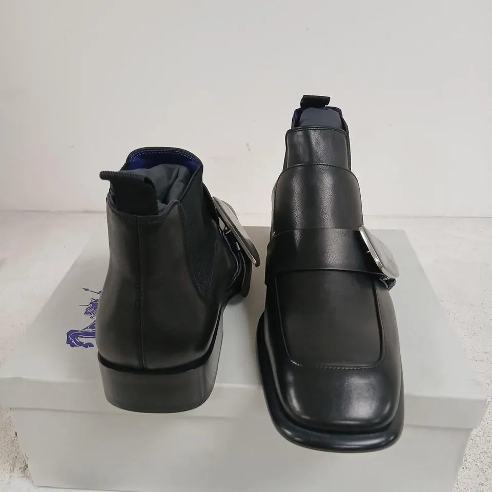 BURBERRY SHIELD BOOT LEATHER CHELSEA BOOTS - BLACK, UK 11 (EU 45)