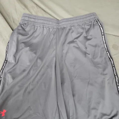 UNDER ARMOUR ATHLETIC SHORTS – GRAY - M 