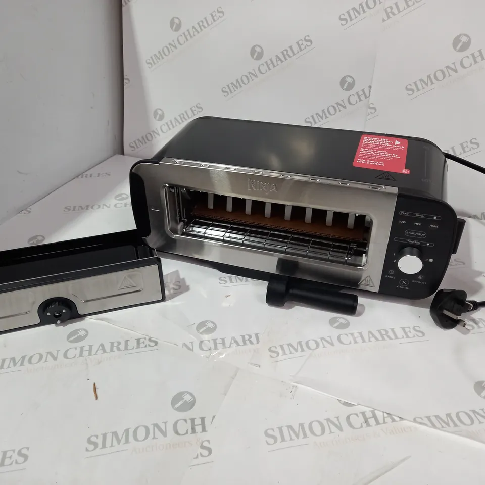 BOXED NINJA 2-IN-1 TOASTER & GRILL ST100UK