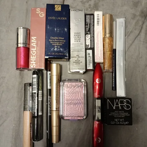 LOT OF 16 ASSORTED MAKE UP ITEMS TO INCLUDE ESTEE LAUDER 30ML DOUBLE WEAR AND NYX BUTTERMELT HIGHLIGHTER
