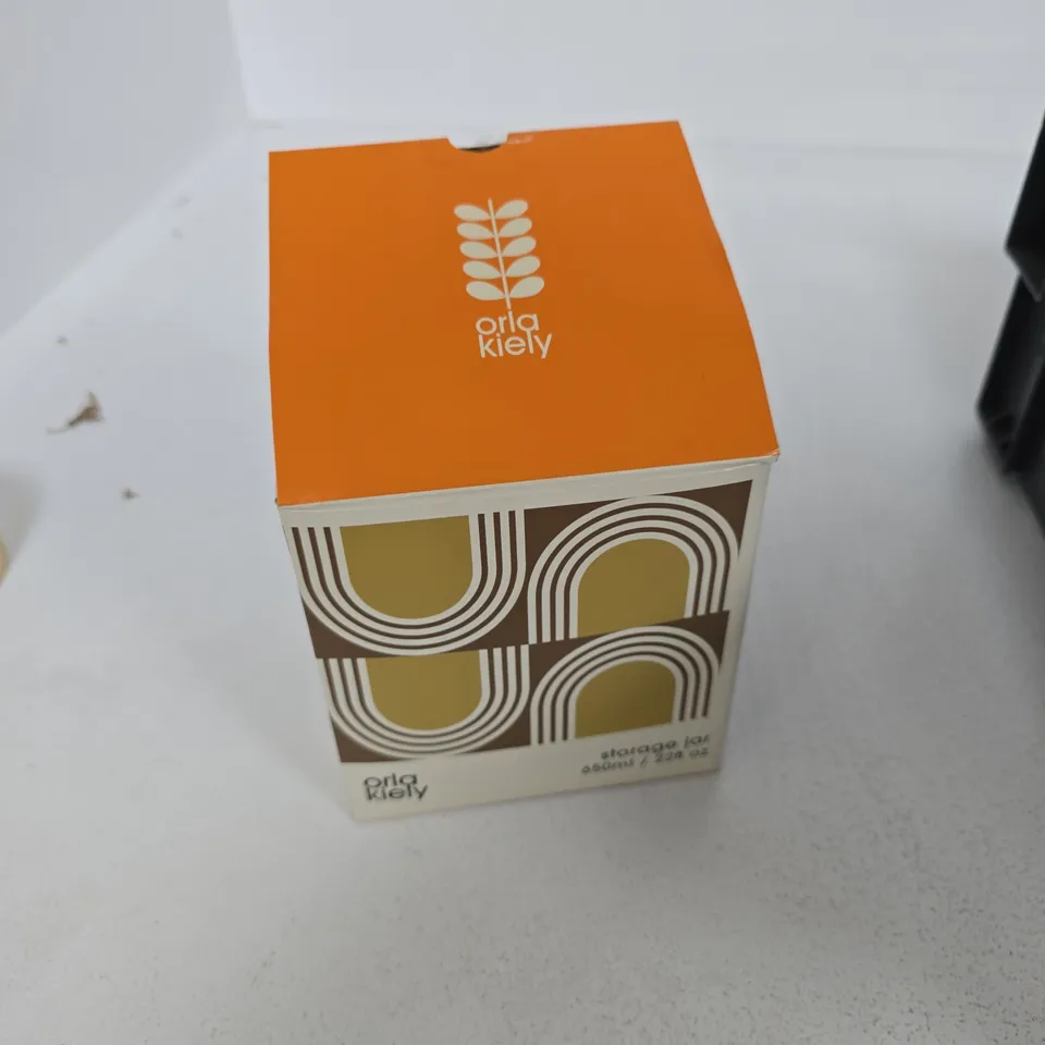 TOTE OF APPROXIMATELY 5 ASSORTED FRAGILE ITEMS TO INCLUDE: ORLA KIELY STORAGE JAR