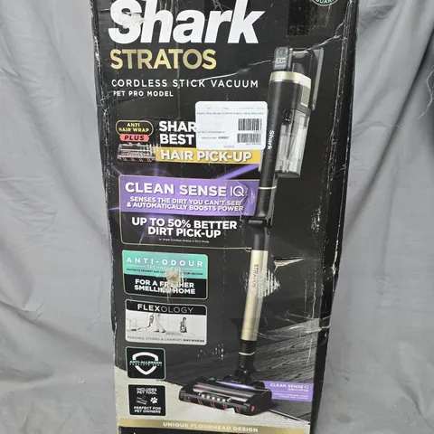 SHARK STRATOS CORDLESS VACUUM W/ ANTI HAIR WRAP