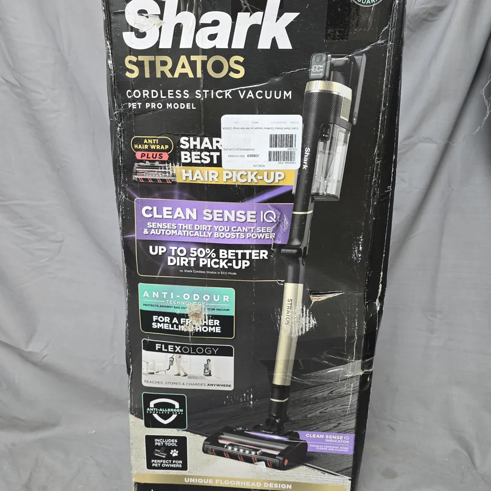 SHARK STRATOS CORDLESS VACUUM W/ ANTI HAIR WRAP