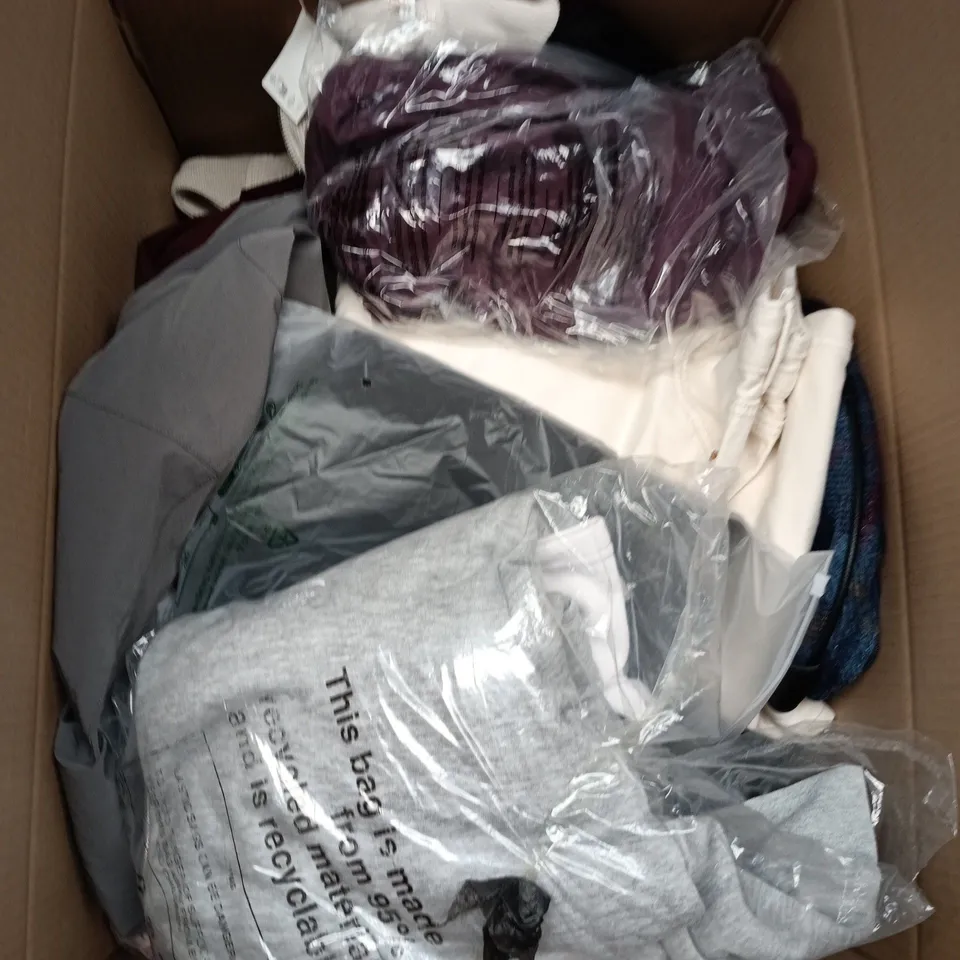 LARGE BOX OF APPROXIMATELY 25 ASSORTED CLOTHING ITEMS IN VARIOUS COLOURS, STYLES AND SIZES - COLLECTION ONLY