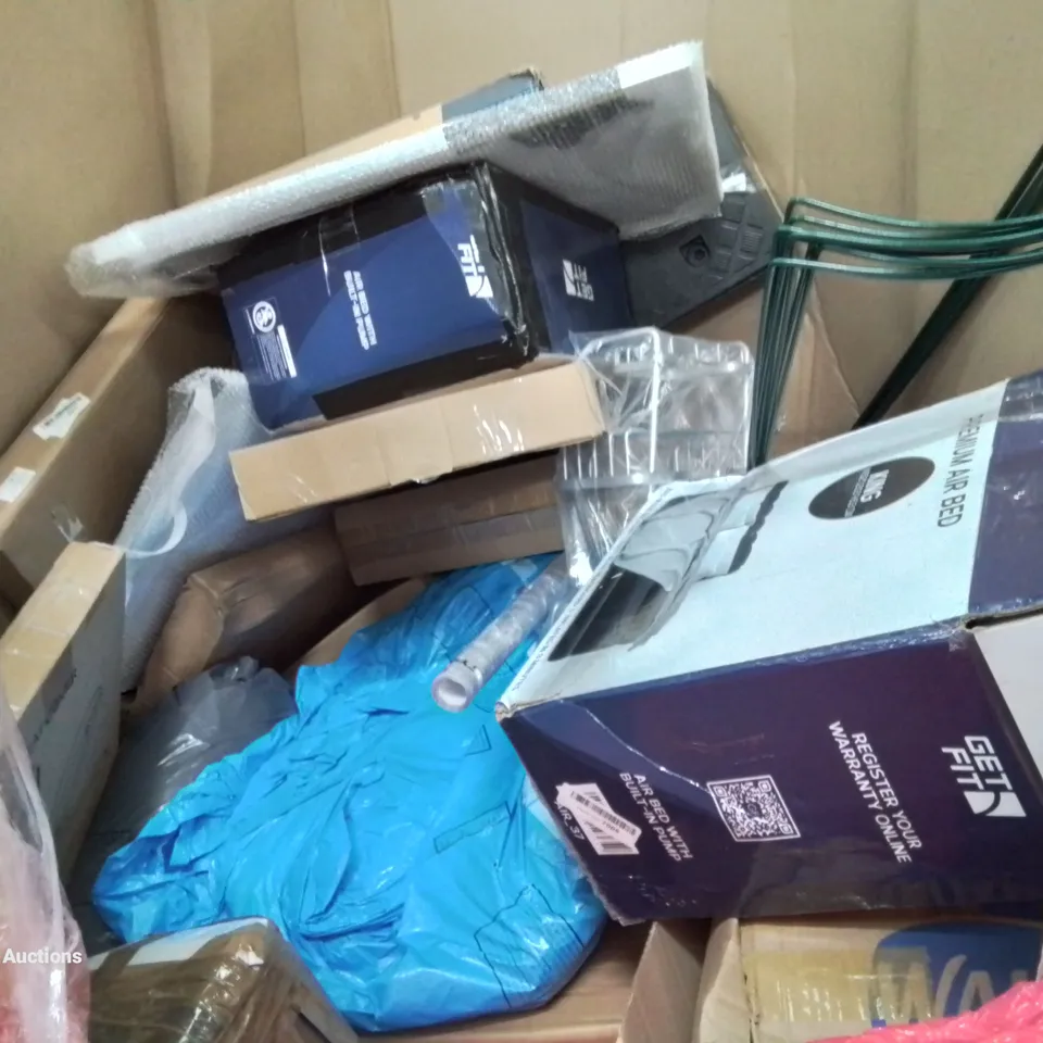 PALLET OF ASSORTED ITEMS INCLUDING PREMIUM KING AIR BED, TOILET SEAT, MULTIFUNCTIONAL FOOD PROCESSOR, SUITCASE