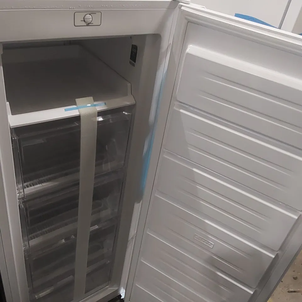 RUSSELL HOBBS UPRIGHT FREEZER