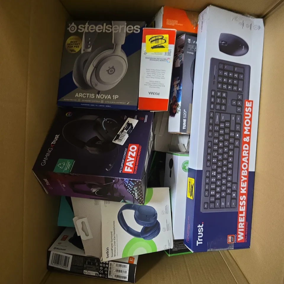 APPROXIMATELY 15 ASSORTED ELECTRICAL PRODUCTS TO INCLUDE HEADPHONES, INK CARTRIDGES, KEYBOARD ETC 