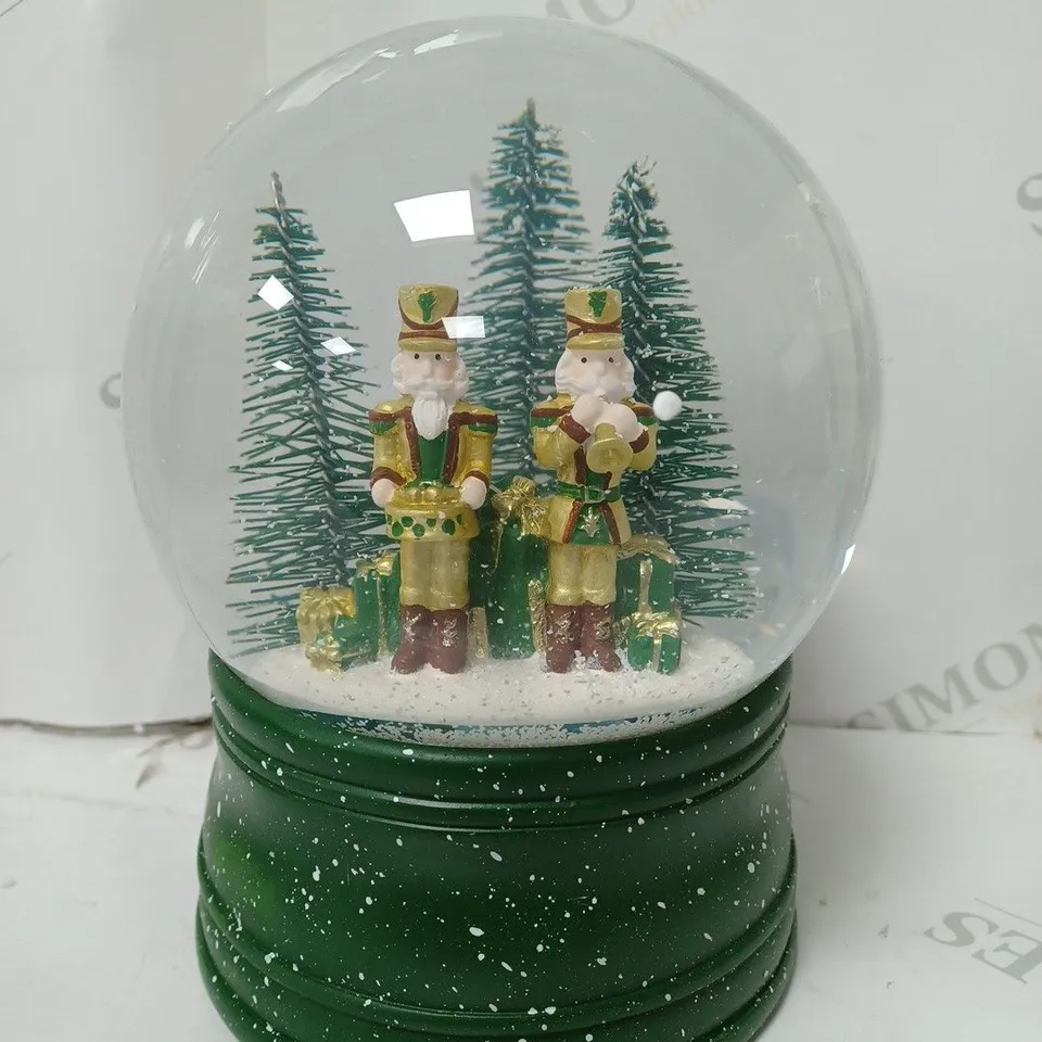 BOXED SANTA EXPRESS CHRISTMAS CHARACTER MUSICAL WATER SPINNER