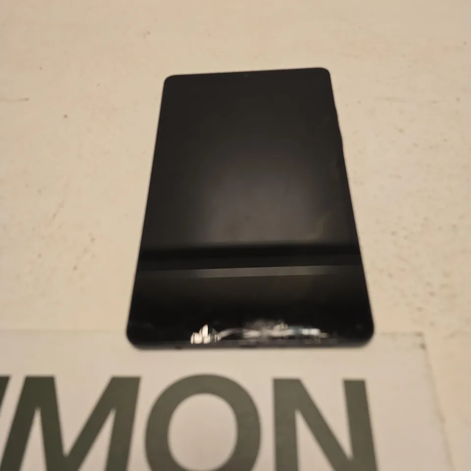 SAMSUNG SM-X110 TABLET 64GB SMASHED SCREEN