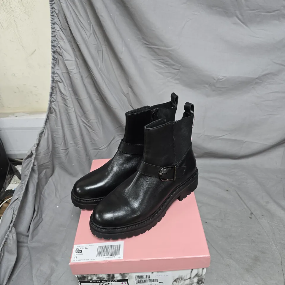 MODA IN PELLE OTHELIA BLACK LEATHER BUCKLE ANKLE BOOTS – UK 8 