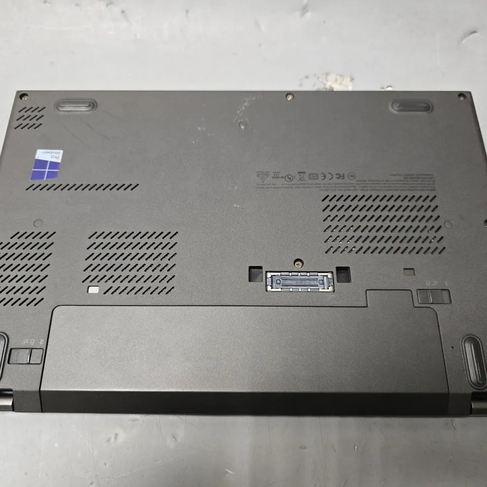 LENOVO X260 THINKPAD LAPTOP IN BLACK