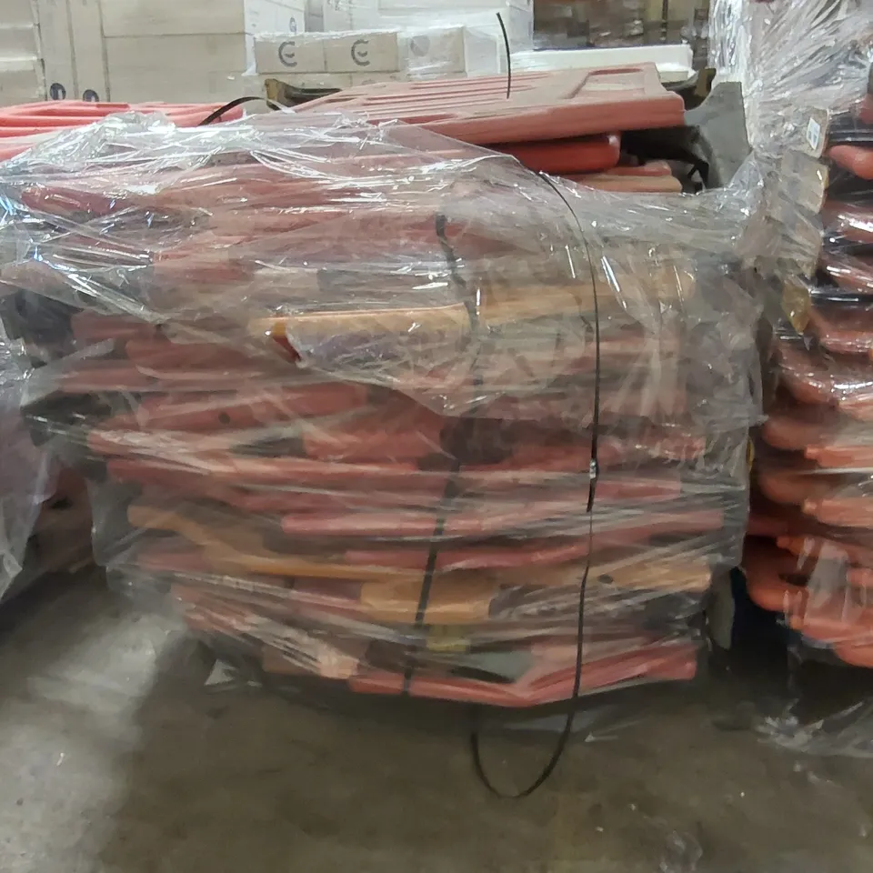 PALLET CONTAINING APPROXIMATELY 20x PLASTIC ROAD BARRIERS