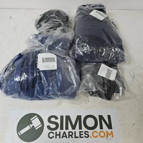 APPROXIMATELY 22 ASSORTED CLOTHING ITEMS IN VARIOUS SIZES, STYLES & SIZES TO INCLUDE NAVY PLEATED JUMPSUIT, HW BLACK SHPNG SHORT, NAVY CORSAGE 3 PIECE, ETC - COLLECTION ONLY