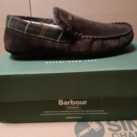 BARBOUR FOOTWEAR MEN'S MOCCASIN SLIPPERS – DARK SUEDE WITH PLAID TRIM SIZE 8
