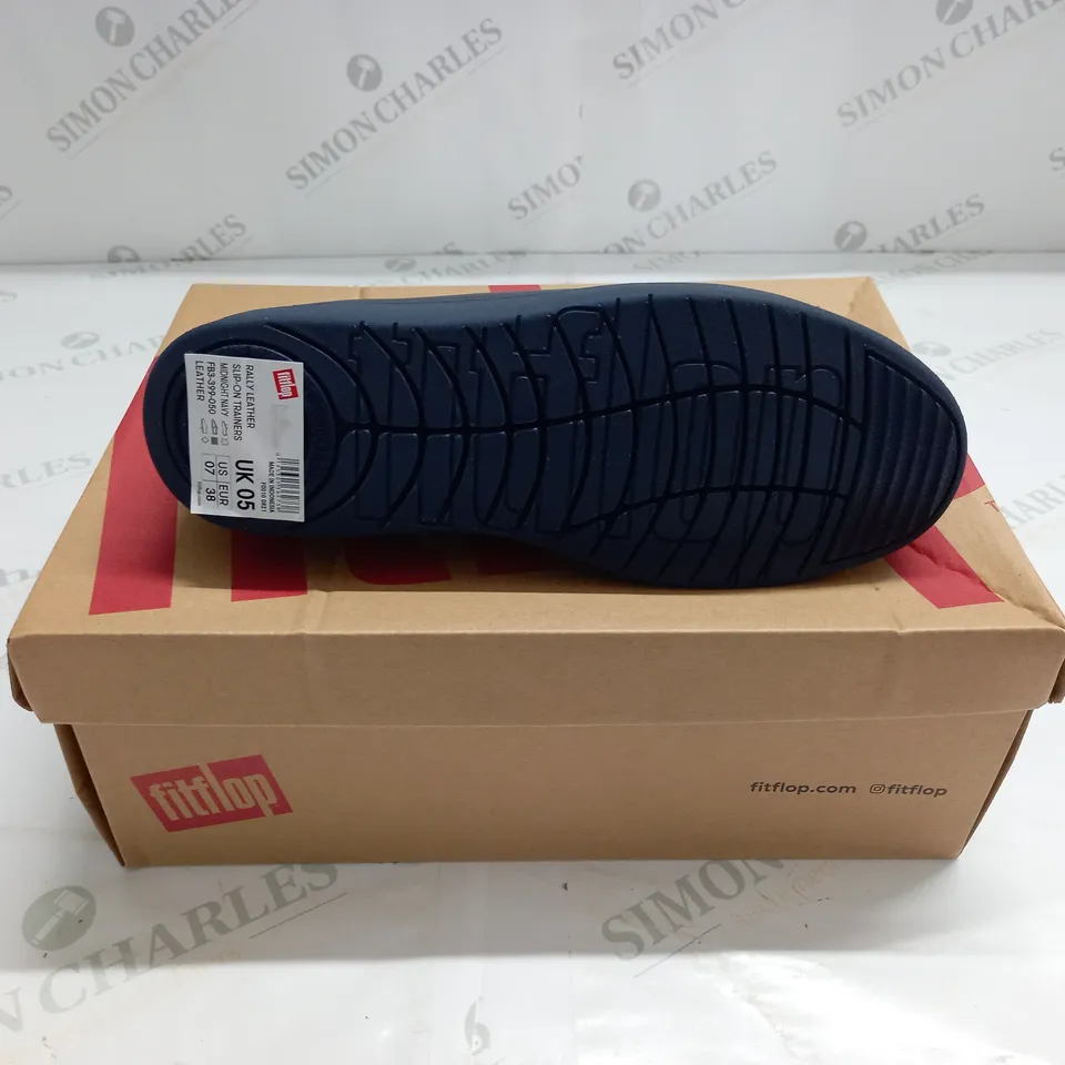 FITFLOP RALLY LEATHER SLIP-ON TRAINERS SIZE 5