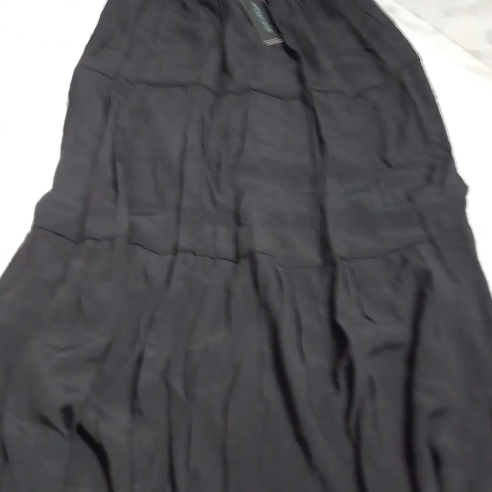BLUE VANILLA CURVE TIERED SHIRRED MAXI SKIRT - UK 18/20