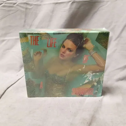 SEALED TAYLOR SWIFT - "THE LIFE OF A SHOWGIRL" - SWEAT & VANILLA PERFUME DELUXE CD. 