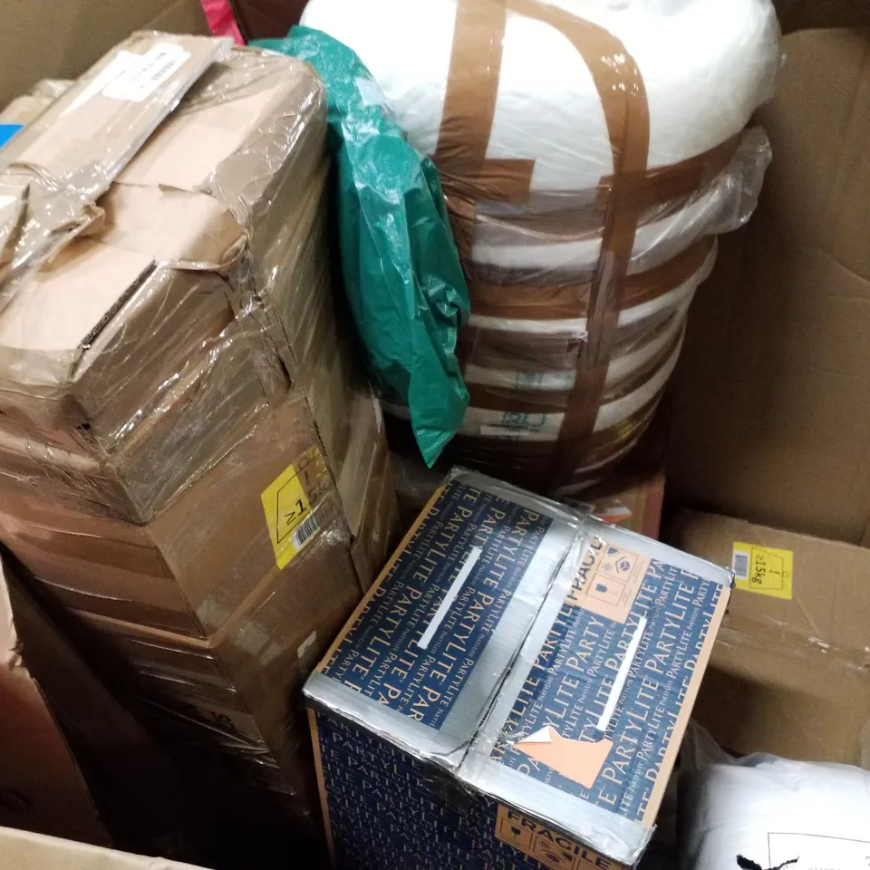 PALLET OF ASSORTED PRODUCTS INCLUDING ELECTRIC DEEP FRYER, GEL COOLING MAT, MULTI-FUNCTIONAL BABY BOOSTER, SHOWER MIXER
