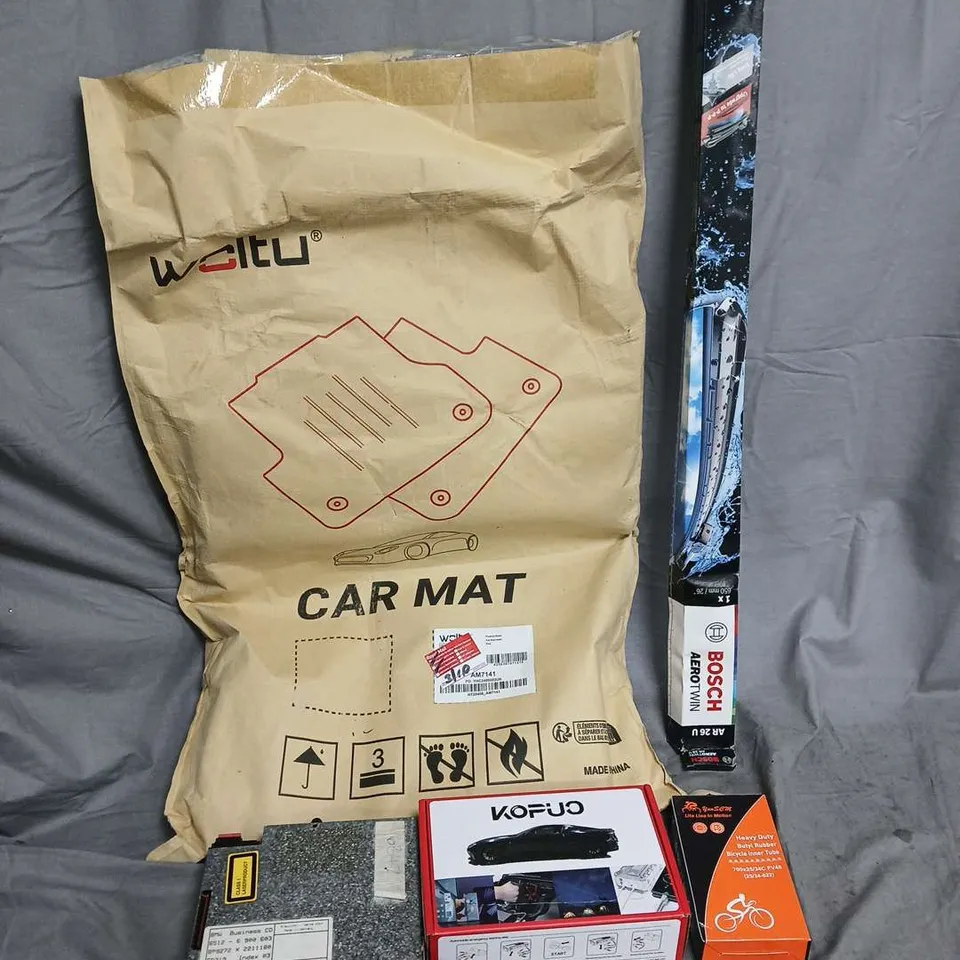 APPROXIMATELY 15 ASSORTED VEHICLE PARTS & ACCESSORIES TO INCLUDE CAR MAT, CAR STEREO, BOSCH AEROTWIN AR 26 U, ETC - COLLECTION ONLY