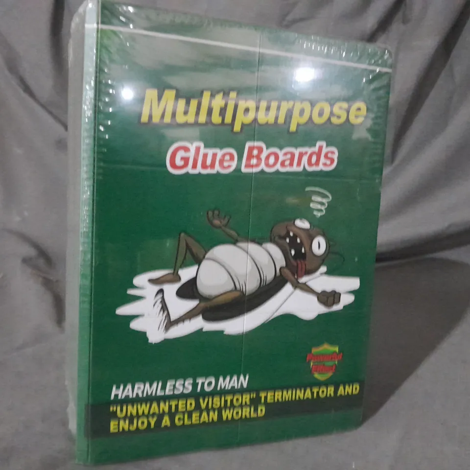 APPROXIMATELY 120 MULTIPURPOSE GLUE BOARDS 