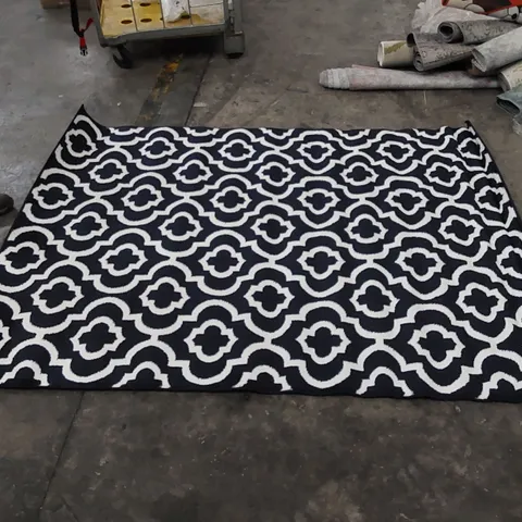 MIST TRADITIONAL RUG - BLUE // SIZE: 160 X 220cm