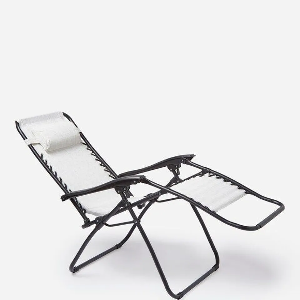 PAIR OF ZERO GRAVITY CHAIRS