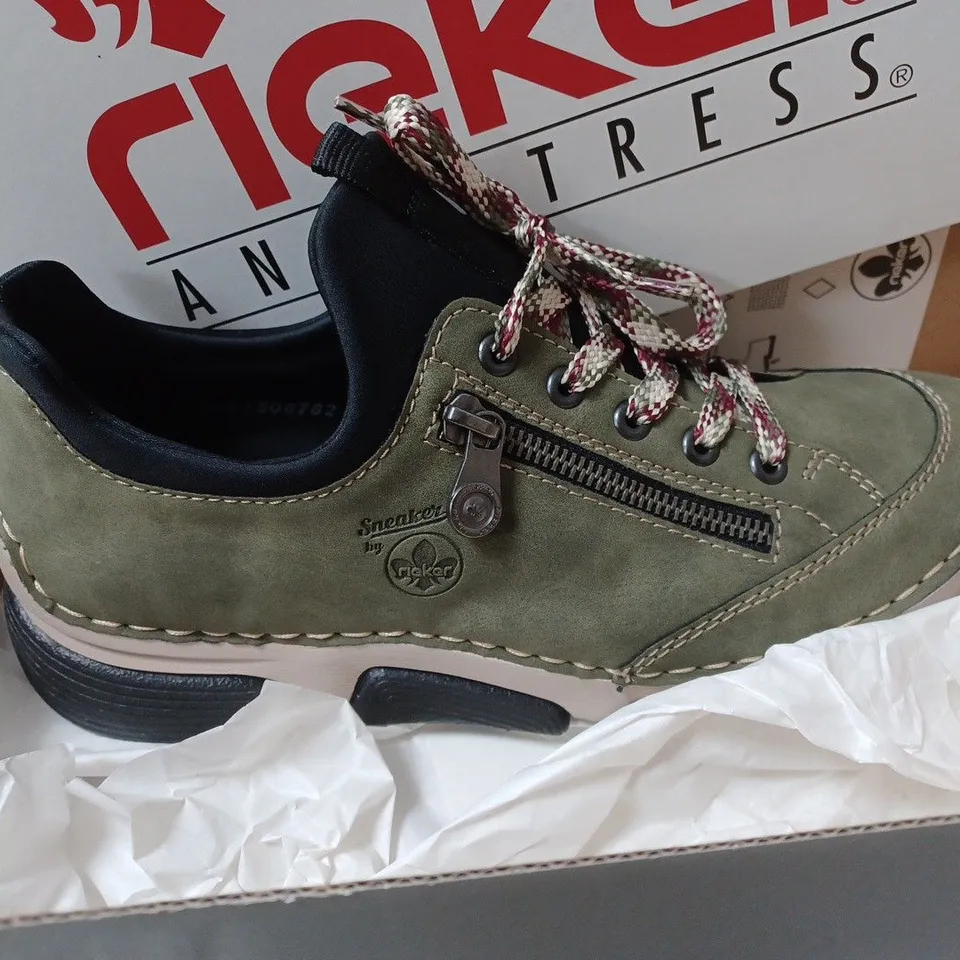 BOXED PAIR OF RIEKER DECK SHOES/TRAINERS - GREEN- SIZE 7 UK