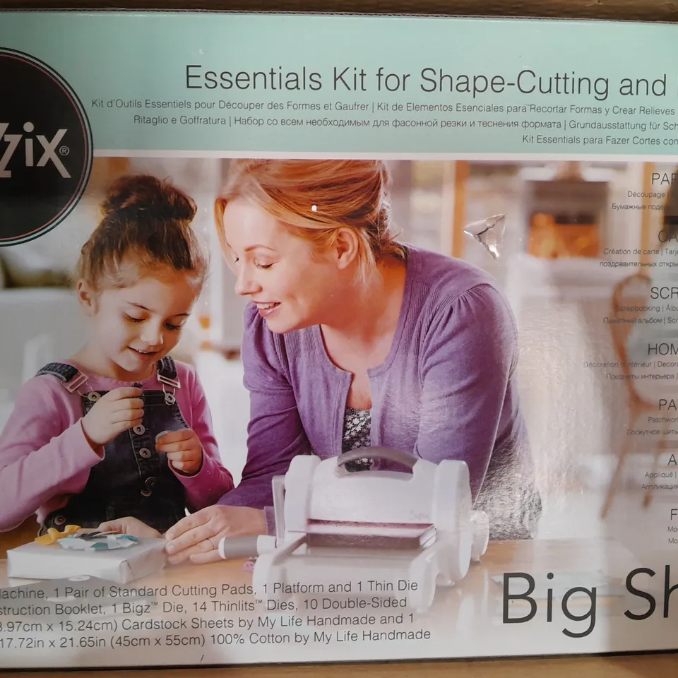 BOXED SIZZIX ESSENTIALS KIT FOR SHAPE-CUTTING AND EMBOSSING