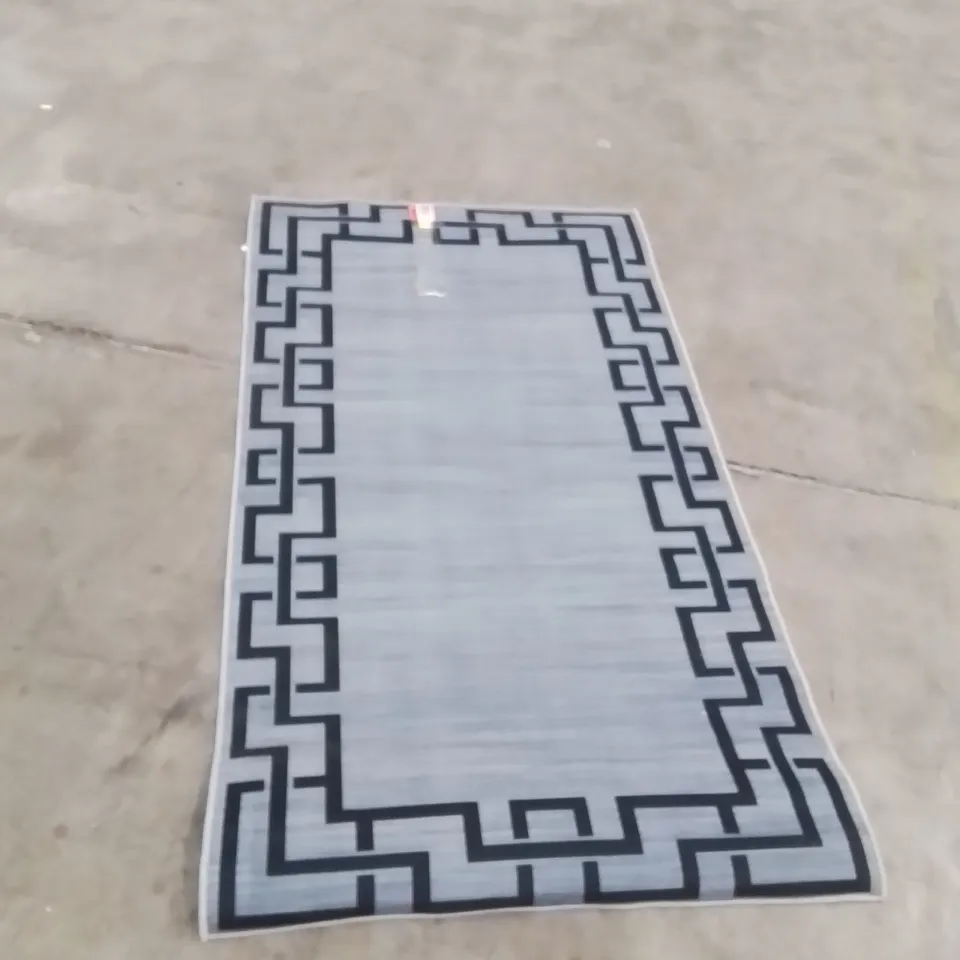 QUALITY DESIGNER AREA RUG - APPROXIMATELY 150X80CM