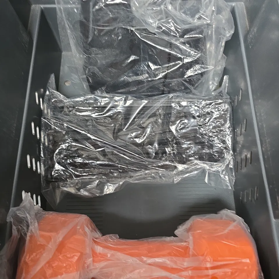 APPROXIMATELY 10 ASSORTED HOUSEHOLD ITEMS TO INCLUDE MAGNIFYING GLASS, DUMBBELLS, METHOD PELLETS ETC 