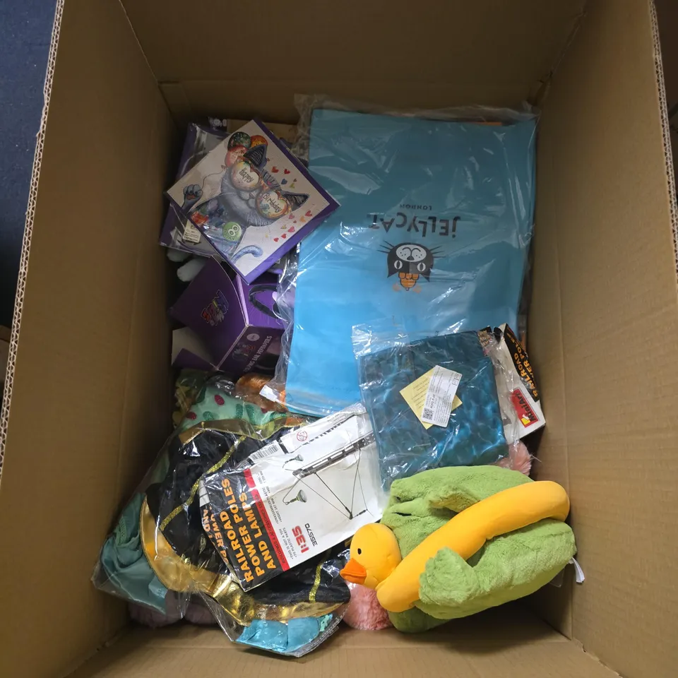 BOX OF APPROXIMATELY 10 ASSORTED CHILDRENS TOYS