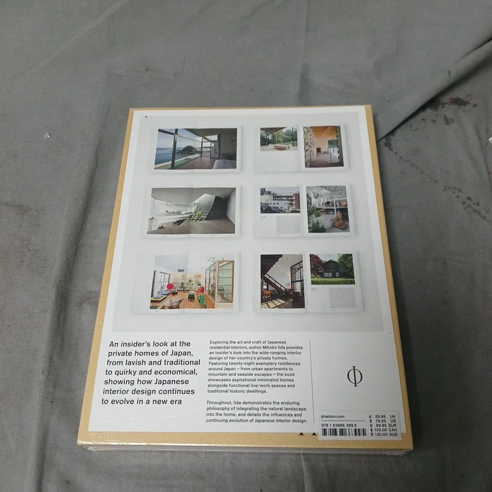JAPANESE INTERIORS BY MIHOKO IIDA (PHAIDON)