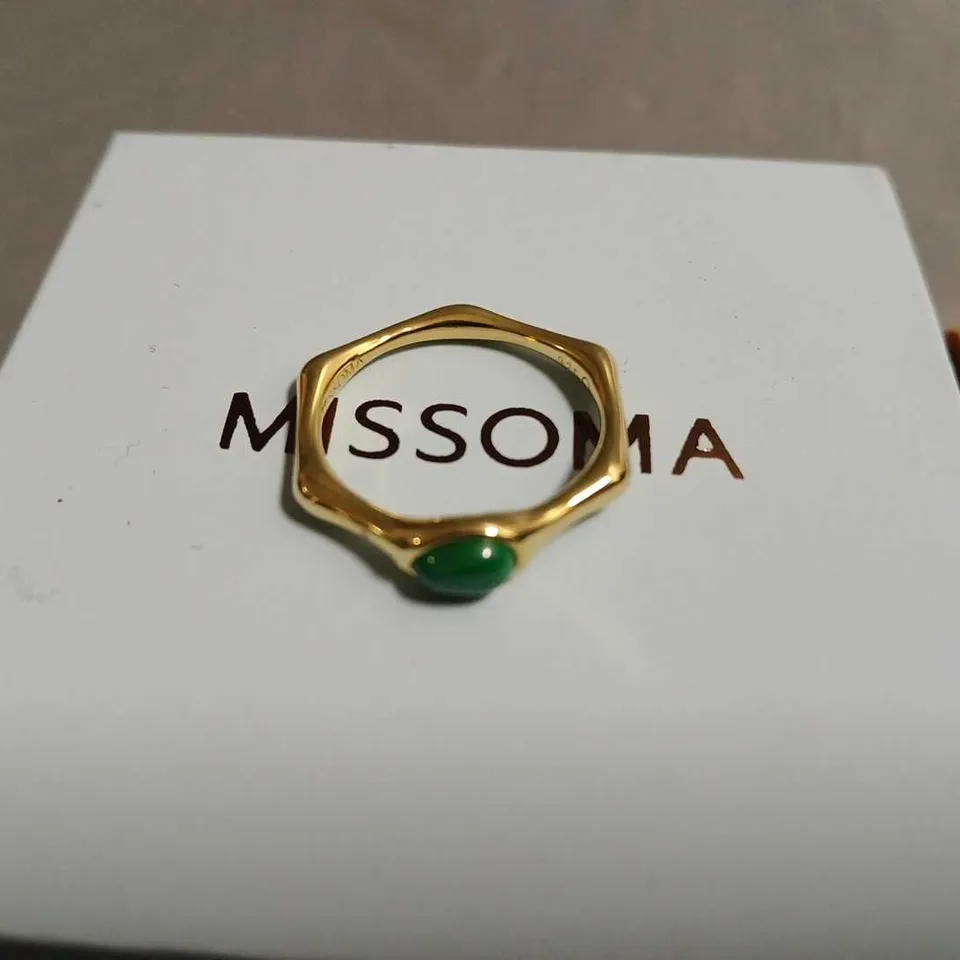 BOXED MISSOMA RING WITH GREEN STONE - 925 STAMP