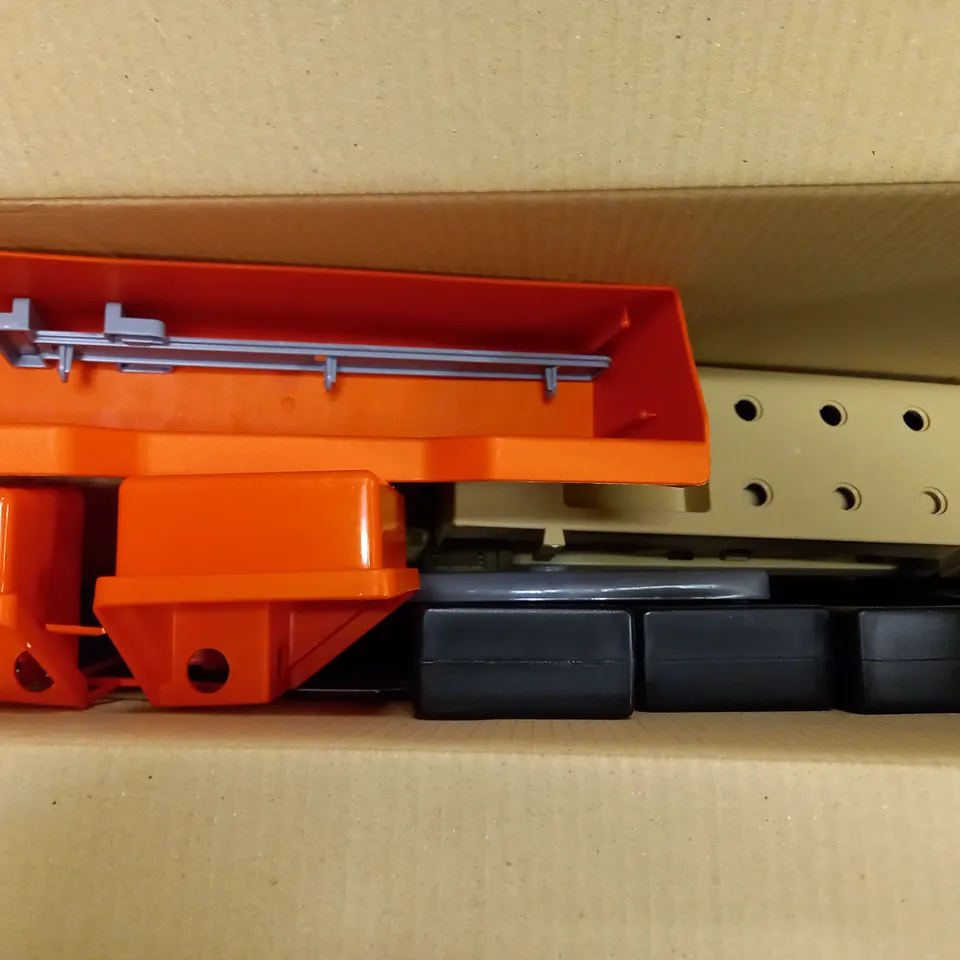 BLACK & DECKER KIDS ULTIMATE WORKBENCH RRP £99.99