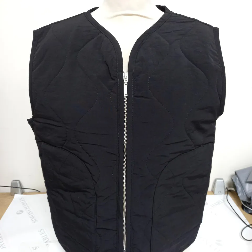 ADANOLA QUILTED BLACK GILET 